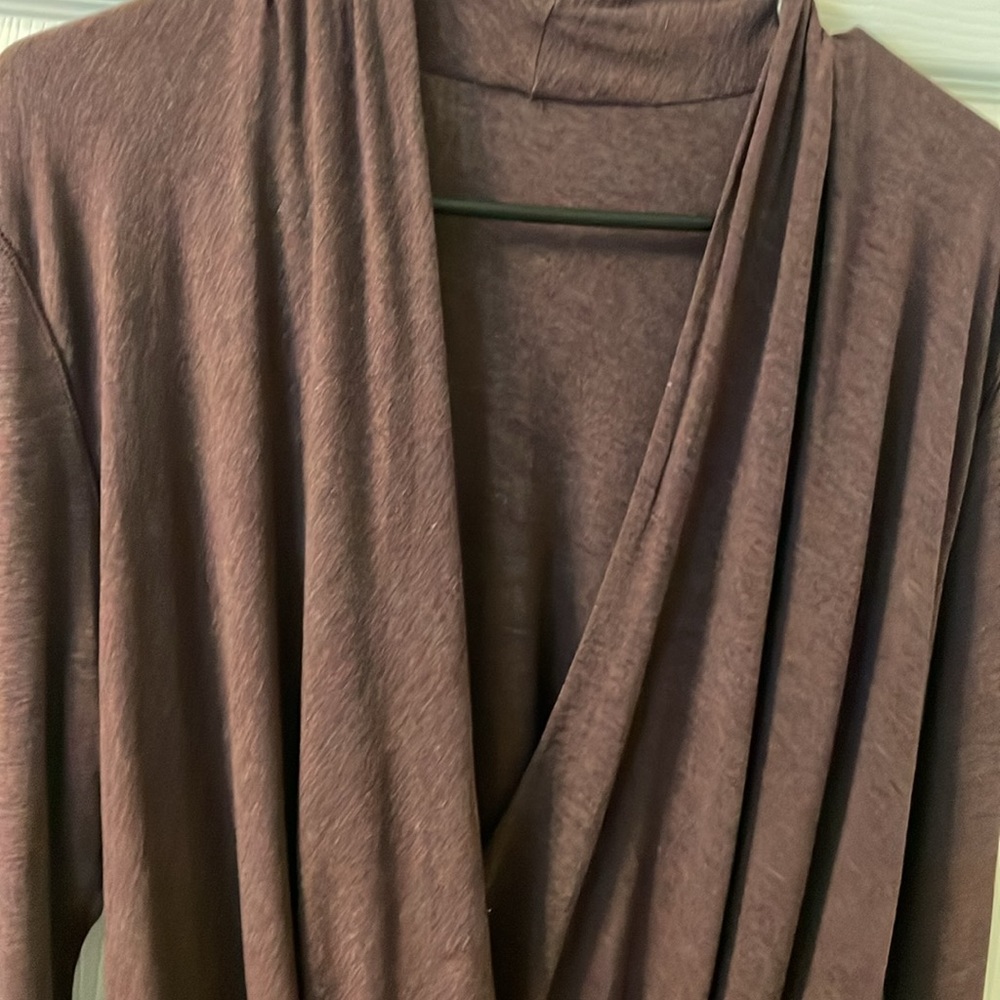 Lululemon top with cross over and long sleeves with slit for your thumbs - Picture 5 of 7